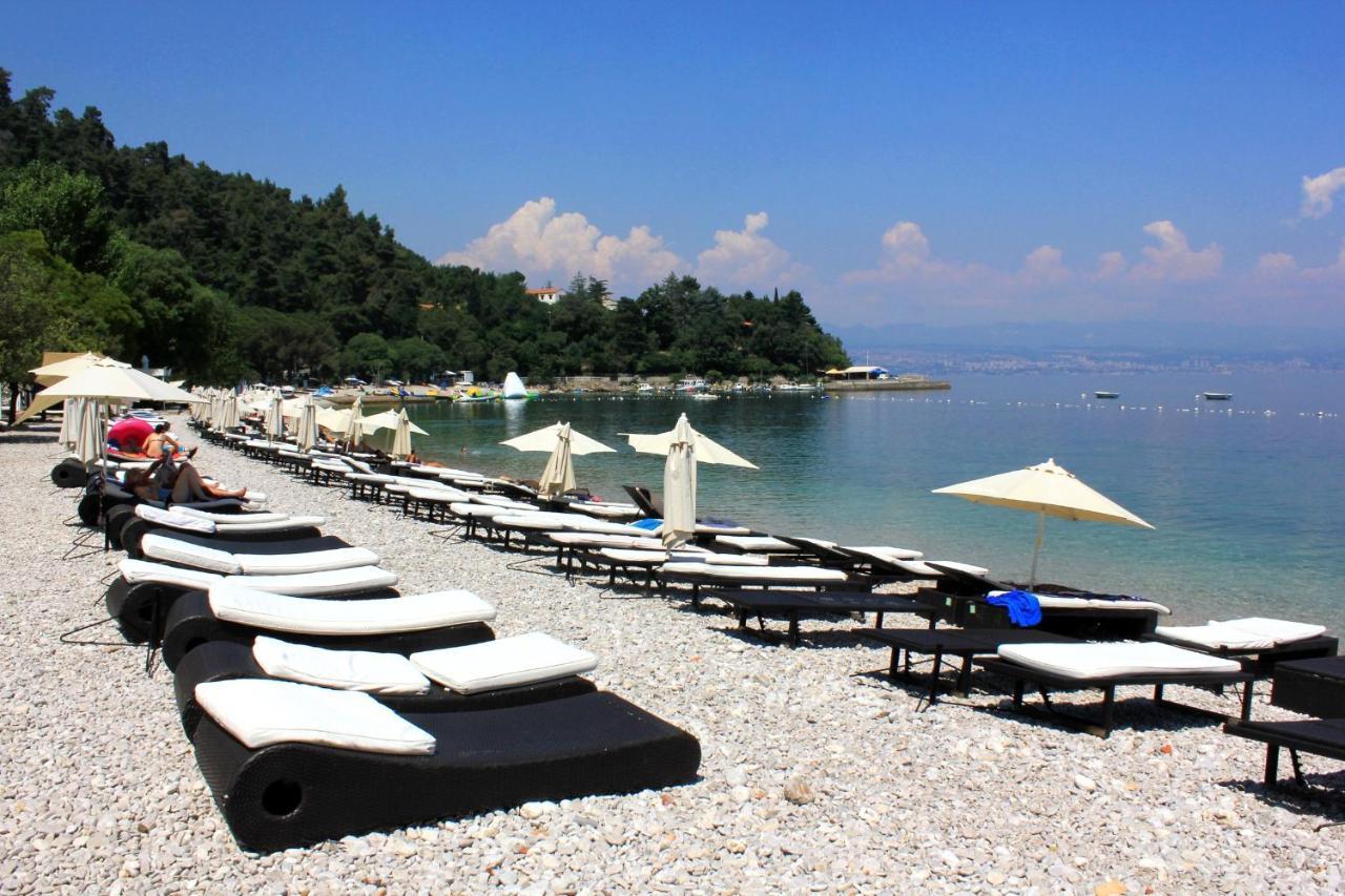 Apartments And Rooms By The Sea Medveja, Opatija - 2305 ลอฟราน ภายนอก รูปภาพ