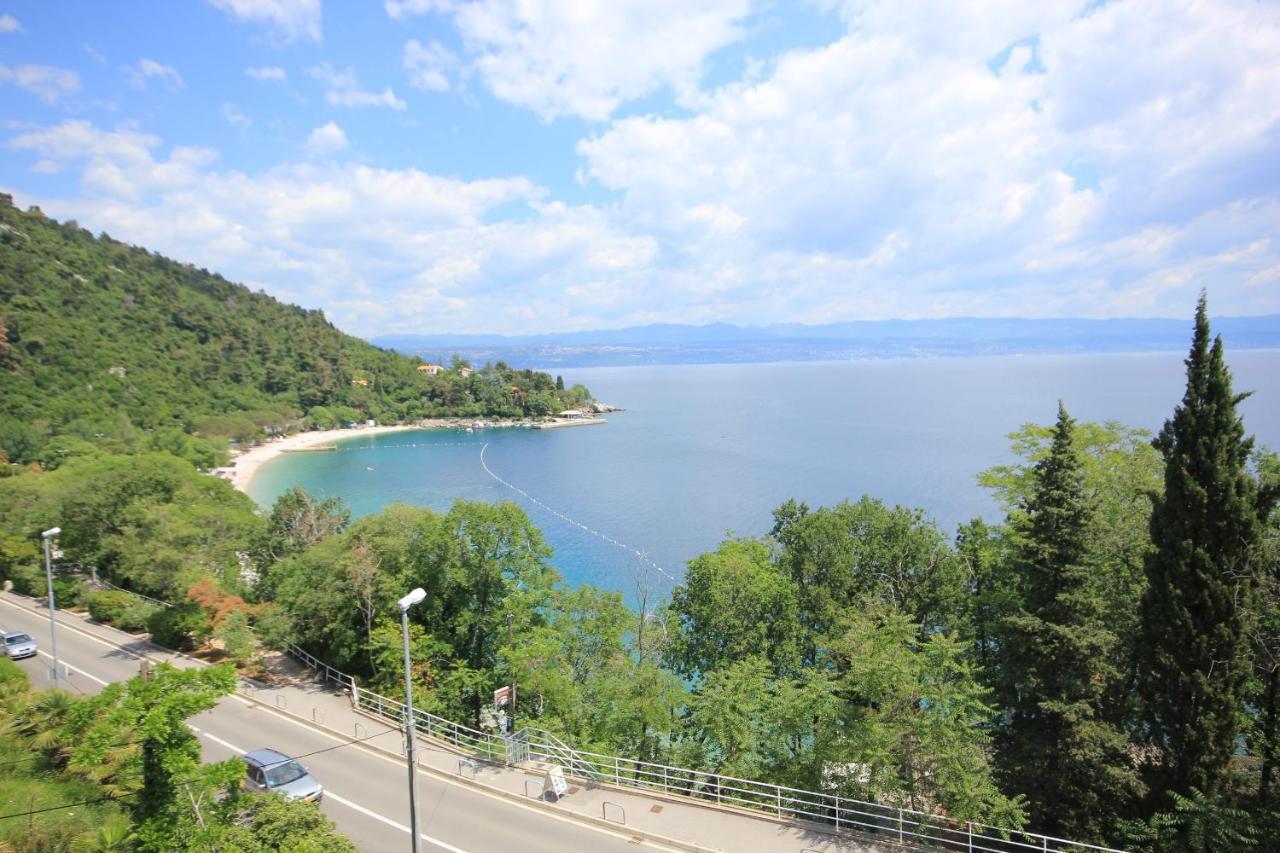 Apartments And Rooms By The Sea Medveja, Opatija - 2305 ลอฟราน ภายนอก รูปภาพ