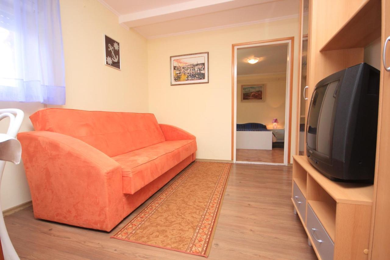Apartments And Rooms By The Sea Medveja, Opatija - 2305 ลอฟราน ภายนอก รูปภาพ